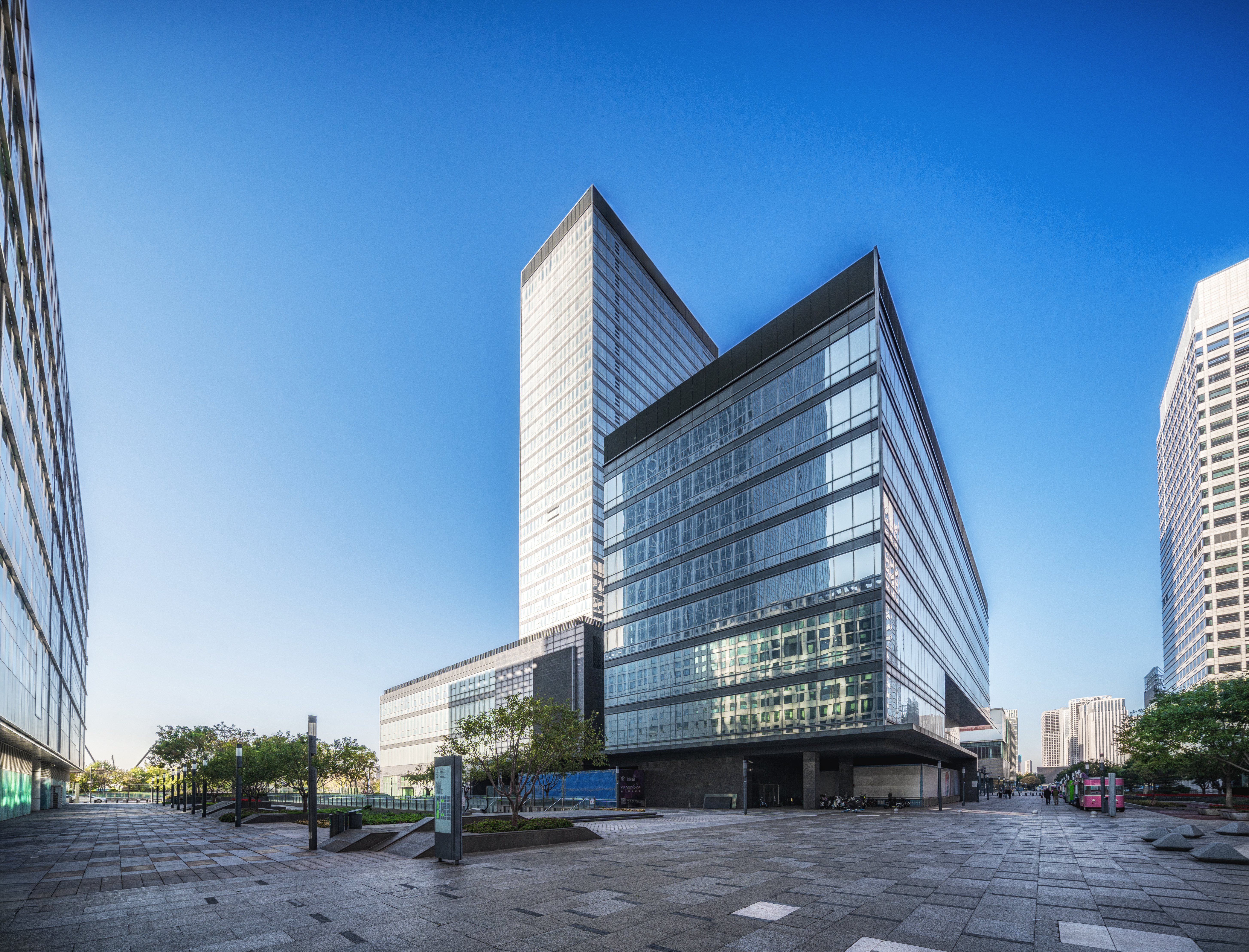 Proyecto integral de arquitectura, mobiliario y seguridad G3:1